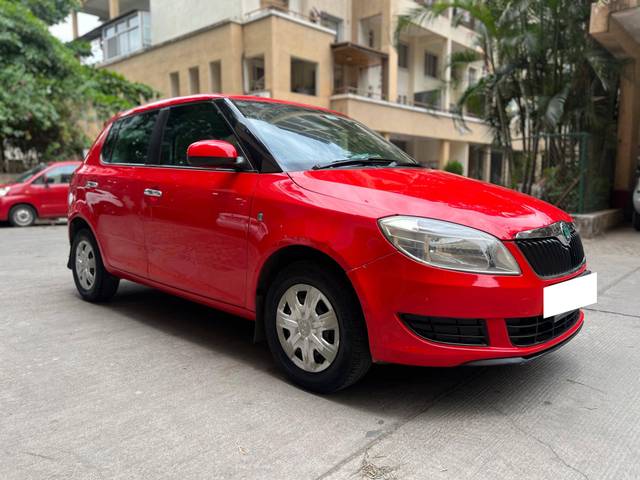 https://images10.gaadi.com/usedcar_image/4525886/original/processed_623e4509e70f58b5dfb46d873f31eda6.jpg?imwidth=6400