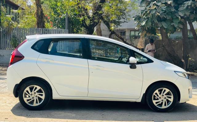 https://images10.gaadi.com/usedcar_image/4525894/original/812b5243cd722748625363b4b277d87b.jpg?imwidth=6401