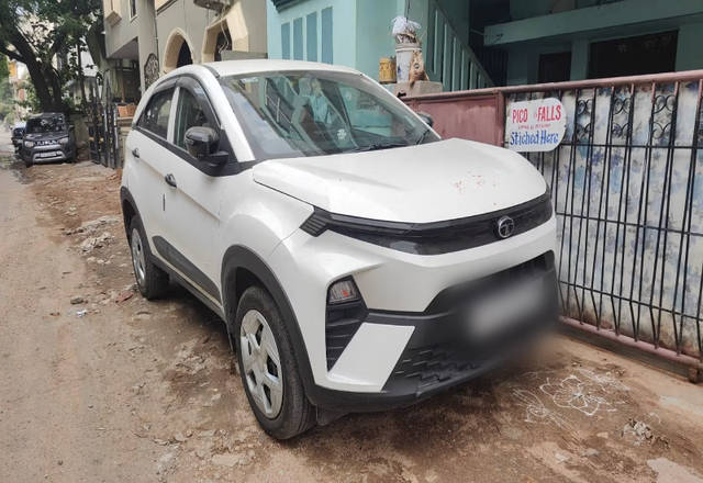 https://images10.gaadi.com/usedcar_image/4525927/original/98a53954-44e7-4d80-8be1-5befc932e691.?imwidth=6401
