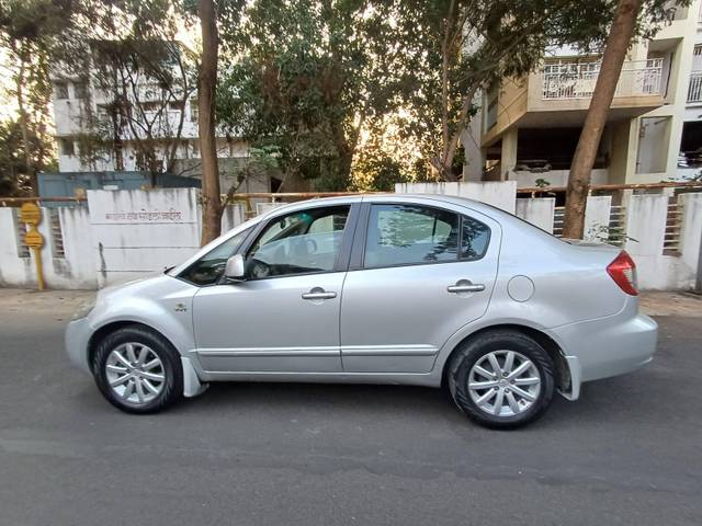 https://images10.gaadi.com/usedcar_image/4525955/original/processed_da436552-418b-4407-863b-a7316deb4971.jpg?imwidth=6401