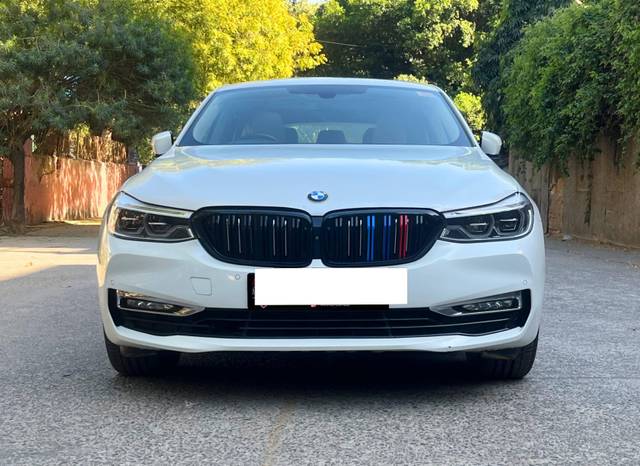https://images10.gaadi.com/usedcar_image/4525961/original/processed_02eb7019827b853ec689555d298a4626.jpg?imwidth=6402