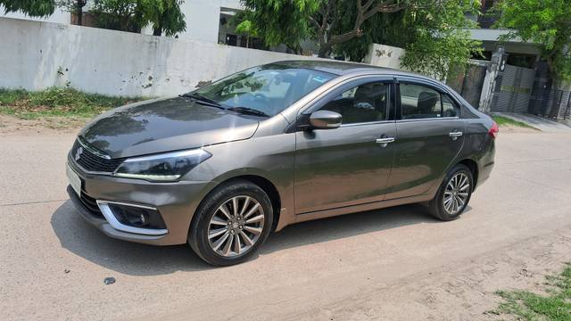 https://images10.gaadi.com/usedcar_image/4525962/original/b8077910e749258ec8a423b839a9b7f8.jpg?imwidth=6400
