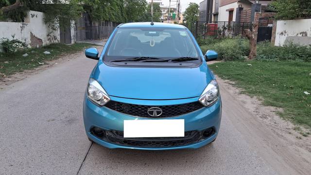 https://images10.gaadi.com/usedcar_image/4525968/original/processed_0e328f80247db2b09559bc8c1c05ee74.jpg?imwidth=6400