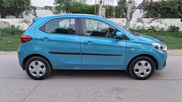 https://images10.gaadi.com/usedcar_image/4525968/original/processed_687bd47c9739d86d8ac5b179774e0650.jpg?imwidth=6401