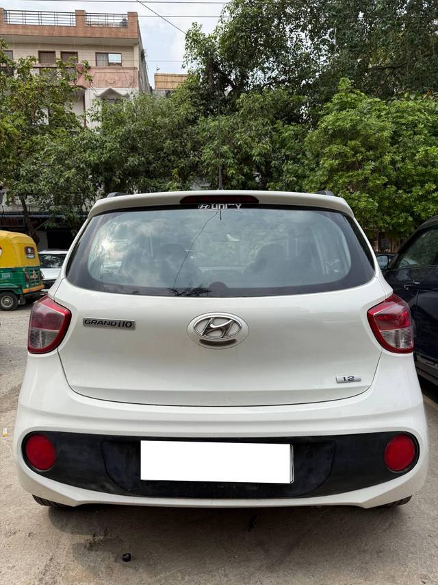 https://images10.gaadi.com/usedcar_image/4525969/original/processed_0b5e6cb2-9e9d-4dc9-a985-238ee22d76a9.jpg?imwidth=6401