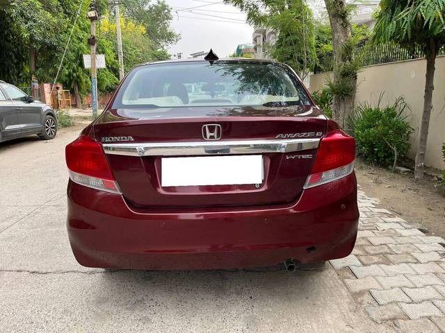 https://images10.gaadi.com/usedcar_image/4525980/original/processed_dcb121ffe4714418bd94ee2f8a8c8359.jpg?imwidth=6402