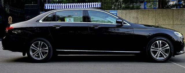https://images10.gaadi.com/usedcar_image/4525983/original/processed_647a24425b5e0f96db30fda158ba30e9.jpg?imwidth=6401
