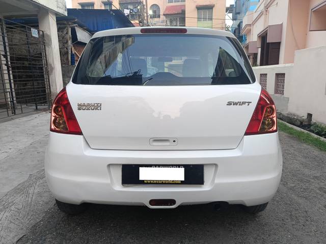 https://images10.gaadi.com/usedcar_image/4525987/original/processed_0b14a00d5abb4a6cedc9760a89e6bbc9.jpg?imwidth=6402