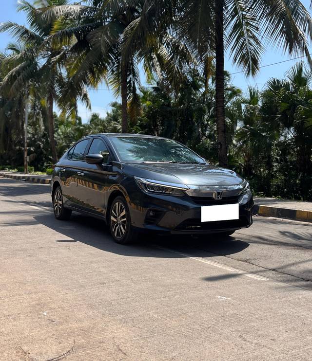 https://images10.gaadi.com/usedcar_image/4525997/original/processed_df6c33ec867ae6b2fdd0af64b4fbe9b6.jpeg?imwidth=6400