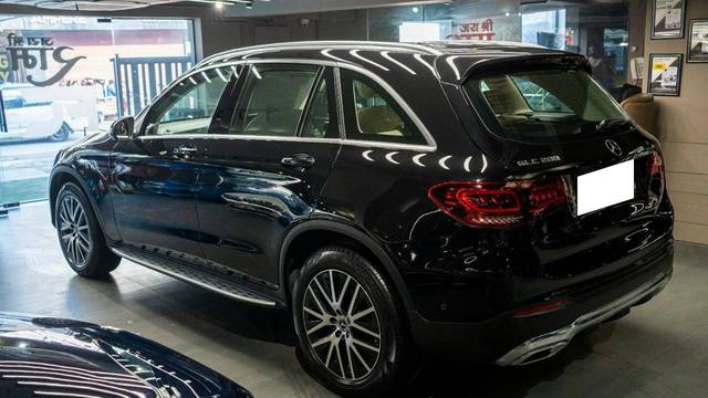 https://images10.gaadi.com/usedcar_image/4525998/original/processed_0de61c2c769aa3cab2d1ec3cb753dbc3.jpg?imwidth=6402