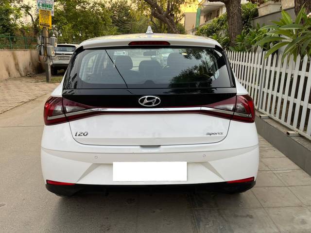 https://images10.gaadi.com/usedcar_image/4526000/original/processed_102ce28785a653cce93714272815fb1c.jpg?imwidth=6402
