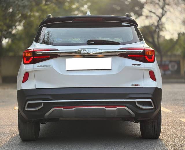 https://images10.gaadi.com/usedcar_image/4526001/original/processed_a268d9468154b3bb57d74f1f57d33fe8.jpg?imwidth=6401