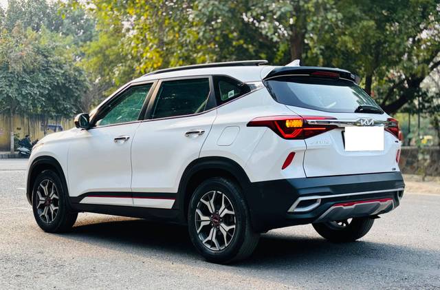 https://images10.gaadi.com/usedcar_image/4526001/original/processed_e5aed48d47c7dfe5ee67b64a8f742030.jpg?imwidth=6402