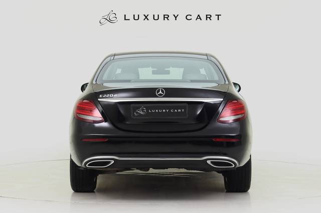 https://images10.gaadi.com/usedcar_image/4526007/original/processed_6a992fdcab321463ec13725daccf330e.jpg?imwidth=6402