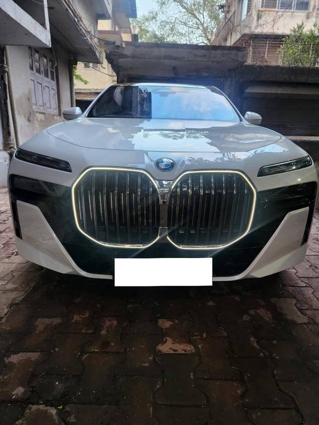 https://images10.gaadi.com/usedcar_image/4526009/original/processed_c266896dc7d6b71645bc0673e0e8beff.jpeg?imwidth=6401
