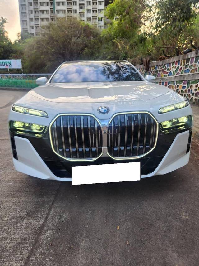 https://images10.gaadi.com/usedcar_image/4526009/original/processed_cbe07d407e90f5bda1bdff7219ba3399.jpeg?imwidth=6400