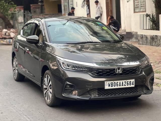 https://images10.gaadi.com/usedcar_image/4526011/original/processed_1e190b32d303b7b1c120226eccee90bb.jpg?imwidth=6400