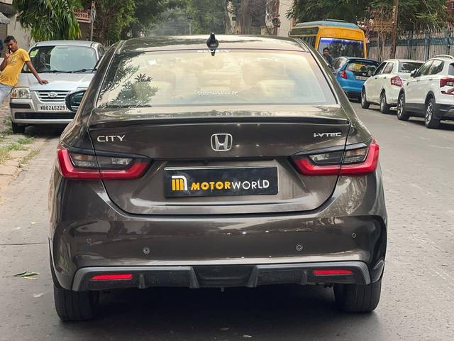 https://images10.gaadi.com/usedcar_image/4526011/original/processed_96b82f2675ccd9c8a673983d2bbccabd.jpg?imwidth=6401