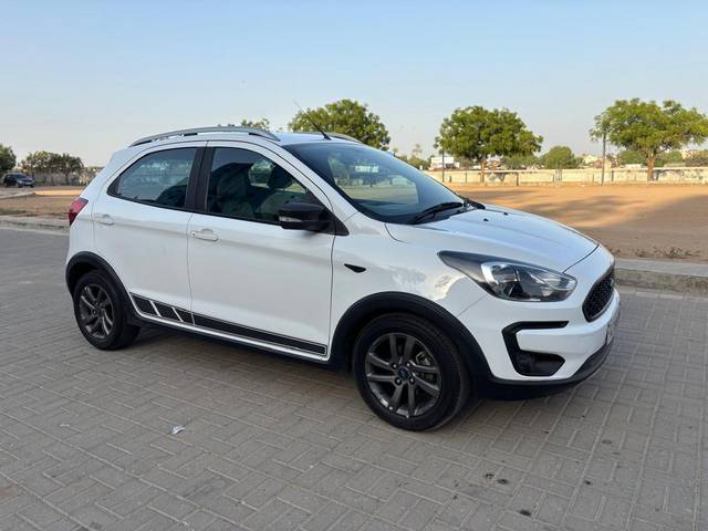 https://images10.gaadi.com/usedcar_image/4526015/original/b318114edcedd39bfee3fcf4577b4564.jpg?imwidth=6400