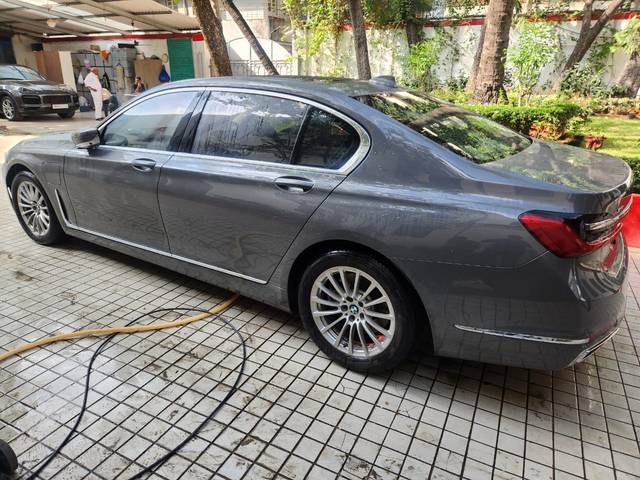 https://images10.gaadi.com/usedcar_image/4526018/original/dfcdeed3723da131d563c42787dd8e2f.jpeg?imwidth=6402