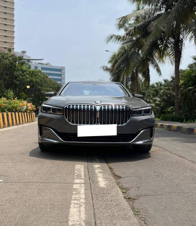 https://images10.gaadi.com/usedcar_image/4526018/original/processed_09b826dd60ae7b53273499001bf208b0.jpeg?imwidth=6400