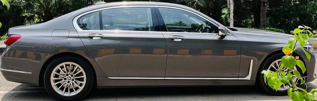 https://images10.gaadi.com/usedcar_image/4526018/original/processed_6bab72ba5e6b29be2fe74515eb067c13.jpeg?imwidth=6401
