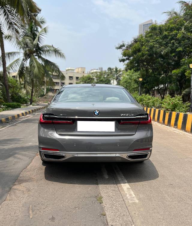 https://images10.gaadi.com/usedcar_image/4526018/original/processed_84d3690695f8b4289e1e7587657b7428.jpeg?imwidth=6402