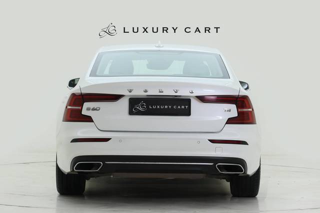 https://images10.gaadi.com/usedcar_image/4526027/original/processed_73f5f149c26d0756d4d90ff9e90cef75.jpg?imwidth=6402