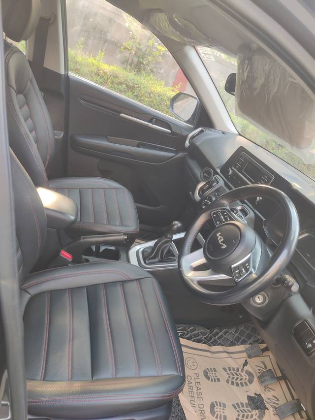 https://images10.gaadi.com/usedcar_image/4526035/original/196ff3a7844c1d66f59f9d285bb8fc50.jpg?imwidth=6402
