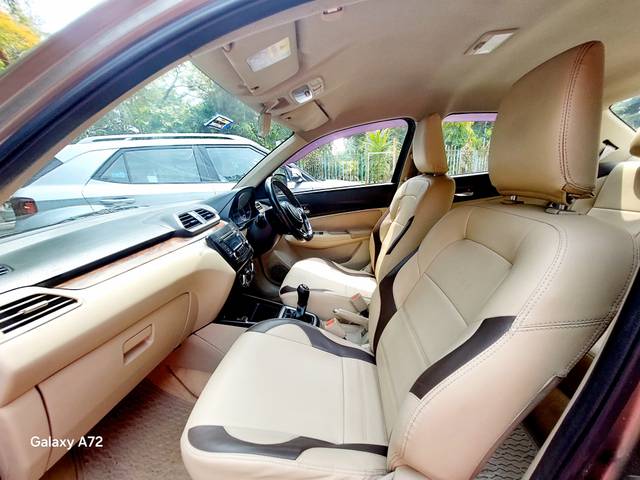 https://images10.gaadi.com/usedcar_image/4526037/original/0e2ca918658db3c4ac3ff8826f6959e8.jpg?imwidth=6402