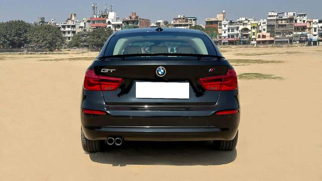 https://images10.gaadi.com/usedcar_image/4526042/original/processed_e5cec0bdf12f6b2afba17ed3c54fa989.jpg?imwidth=6402