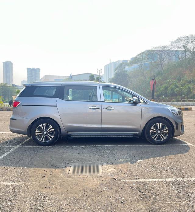 https://images10.gaadi.com/usedcar_image/4526043/original/processed_288526267ca1455d61ae3a0dbf60e105.jpg?imwidth=6401