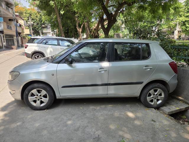 https://images10.gaadi.com/usedcar_image/4526050/original/3c823bfa-f60f-4b4e-bee3-269d88e91a26.jpg?imwidth=6401