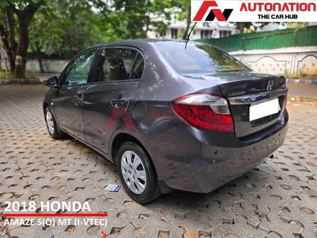 https://images10.gaadi.com/usedcar_image/4526085/original/processed_12a6be695cc1b77494dd8c0d27c72ed0.jpg?imwidth=6402