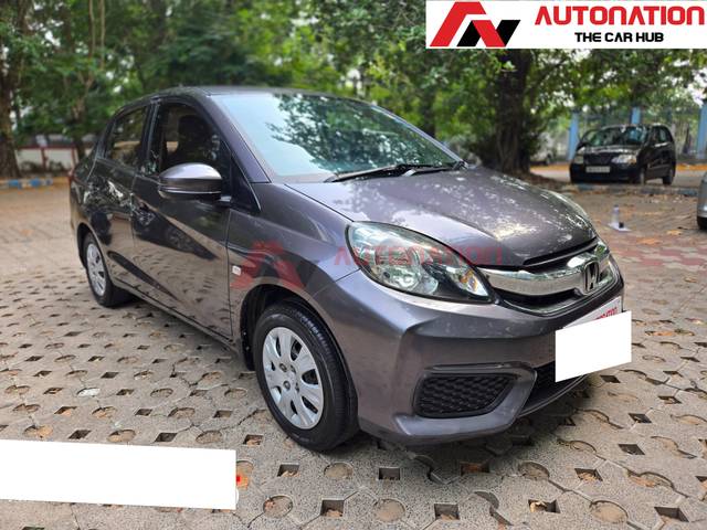https://images10.gaadi.com/usedcar_image/4526085/original/processed_ba32fb1013fff46997c0a31c8c98e06d.jpg?imwidth=6400