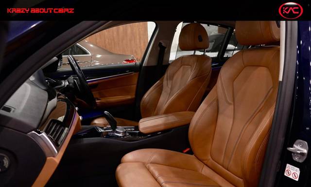 https://images10.gaadi.com/usedcar_image/4526096/original/de25e6666a73abb1f679d948fb189bef.jpg?imwidth=6402