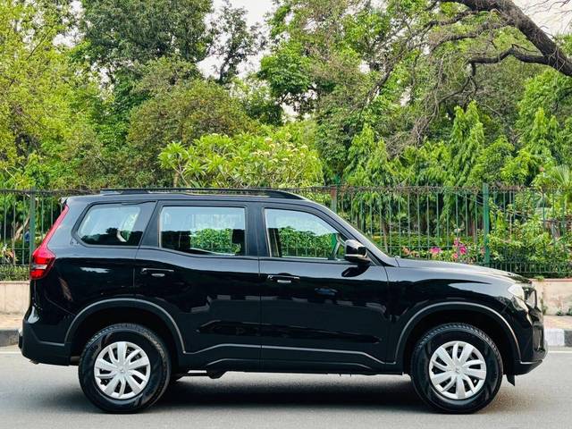 https://images10.gaadi.com/usedcar_image/4526098/original/processed_87ced115a620559451eea14dee482b0e.jpg?imwidth=6401