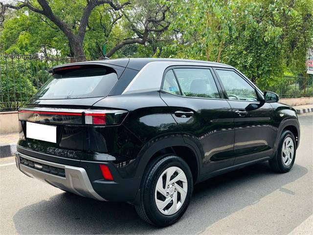 https://images10.gaadi.com/usedcar_image/4526101/original/processed_175009d7772ca138b620092ba64a9d3c.jpg?imwidth=6402