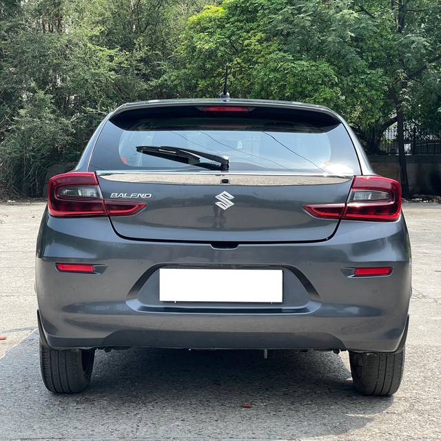 https://images10.gaadi.com/usedcar_image/4526102/original/processed_a06e5a07416a1b5a3a9a371197637db9.jpg?imwidth=6402
