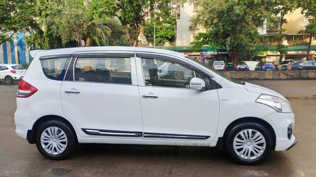 https://images10.gaadi.com/usedcar_image/4526121/original/08974d6c1e6817c9a3b5aa685f3c9fa4.jpg?imwidth=6401