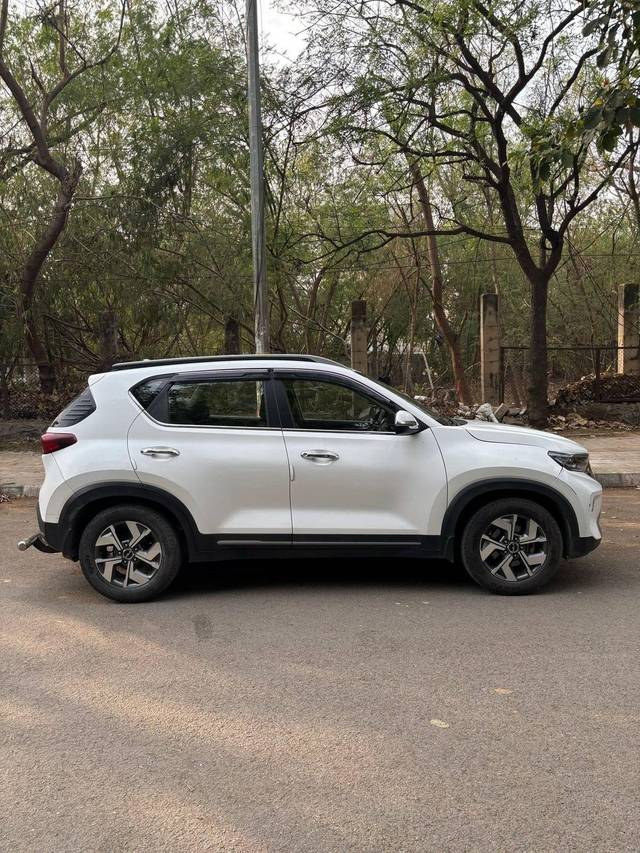 https://images10.gaadi.com/usedcar_image/4526123/original/processed_c0e8356b5d3f3cc5a525b87405b90342.jpg?imwidth=6401
