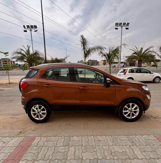 https://images10.gaadi.com/usedcar_image/4526136/original/e5405d0c8dc31bdd9a1395906c2970b1.jpg?imwidth=6401