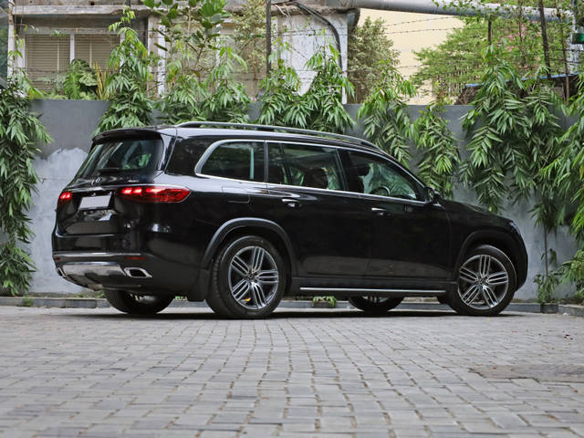 https://images10.gaadi.com/usedcar_image/4526137/original/f1bfe0d0b7b754a926c9f67f7e8ec48d.jpg?imwidth=6402