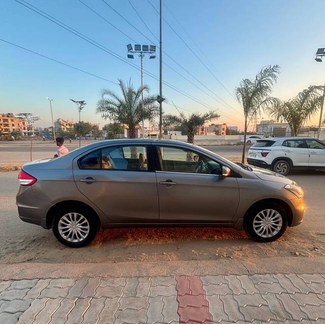 https://images10.gaadi.com/usedcar_image/4526140/original/processed_f5e3681c-61e6-4ec6-a262-fd6d44fcf0e7.jpg?imwidth=6401