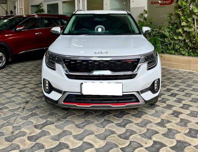 https://images10.gaadi.com/usedcar_image/4526142/original/processed_942d05b8502f6dc592ca32f830c82234.jpg?imwidth=6400