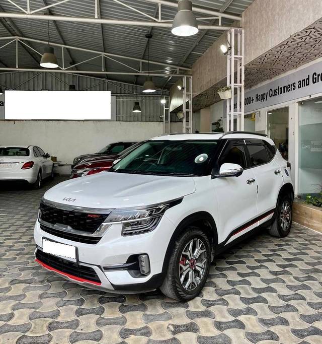 https://images10.gaadi.com/usedcar_image/4526142/original/processed_b0bf35018e876e1478a7ee9860823b6a.jpg?imwidth=6401