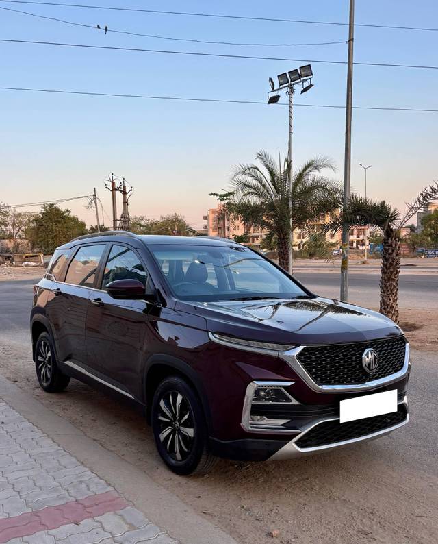 https://images10.gaadi.com/usedcar_image/4526143/original/processed_ccae219c0d2e9d5ea5d5093fbd91367d.jpg?imwidth=6400