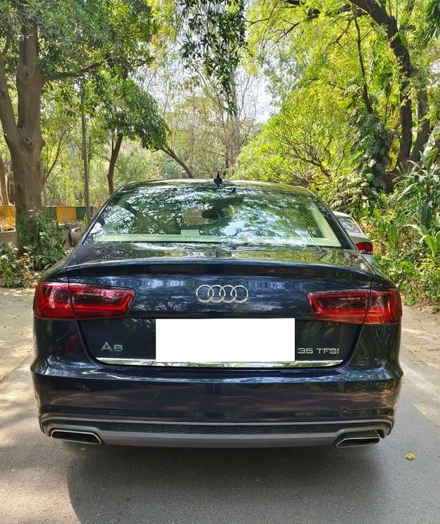 https://images10.gaadi.com/usedcar_image/4526146/original/processed_832e9d2e002edcab3f017e6e2e4a1cc1.jpeg?imwidth=6402