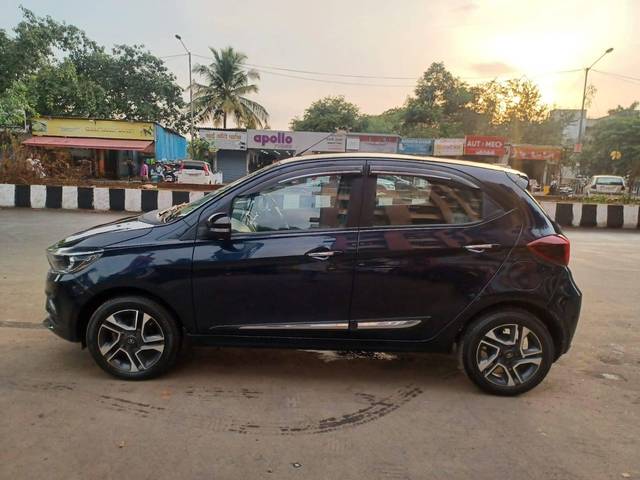 https://images10.gaadi.com/usedcar_image/4526155/original/processed_2724721b8b71cc7543031bf741715dd4.jpeg?imwidth=6402