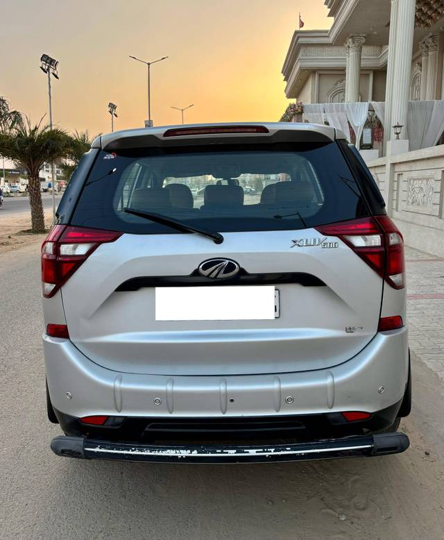 https://images10.gaadi.com/usedcar_image/4526157/original/processed_a3da9787f4ad80193c8463b1533be3fd.jpg?imwidth=6402